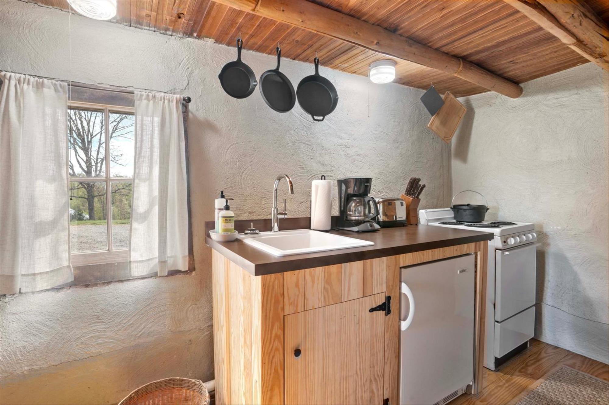 Rustic Baileys Retreat Cabin Near Wineries! Crozet Екстер'єр фото