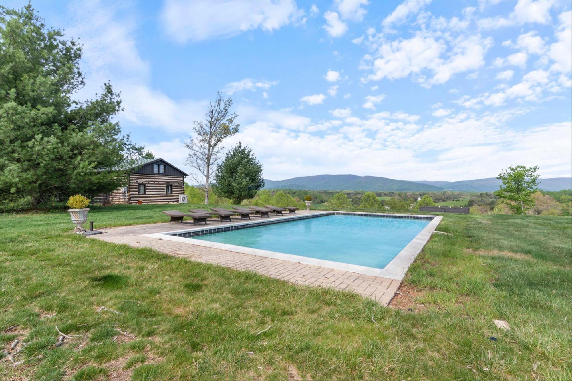 Rustic Baileys Retreat Cabin Near Wineries! Crozet Екстер'єр фото